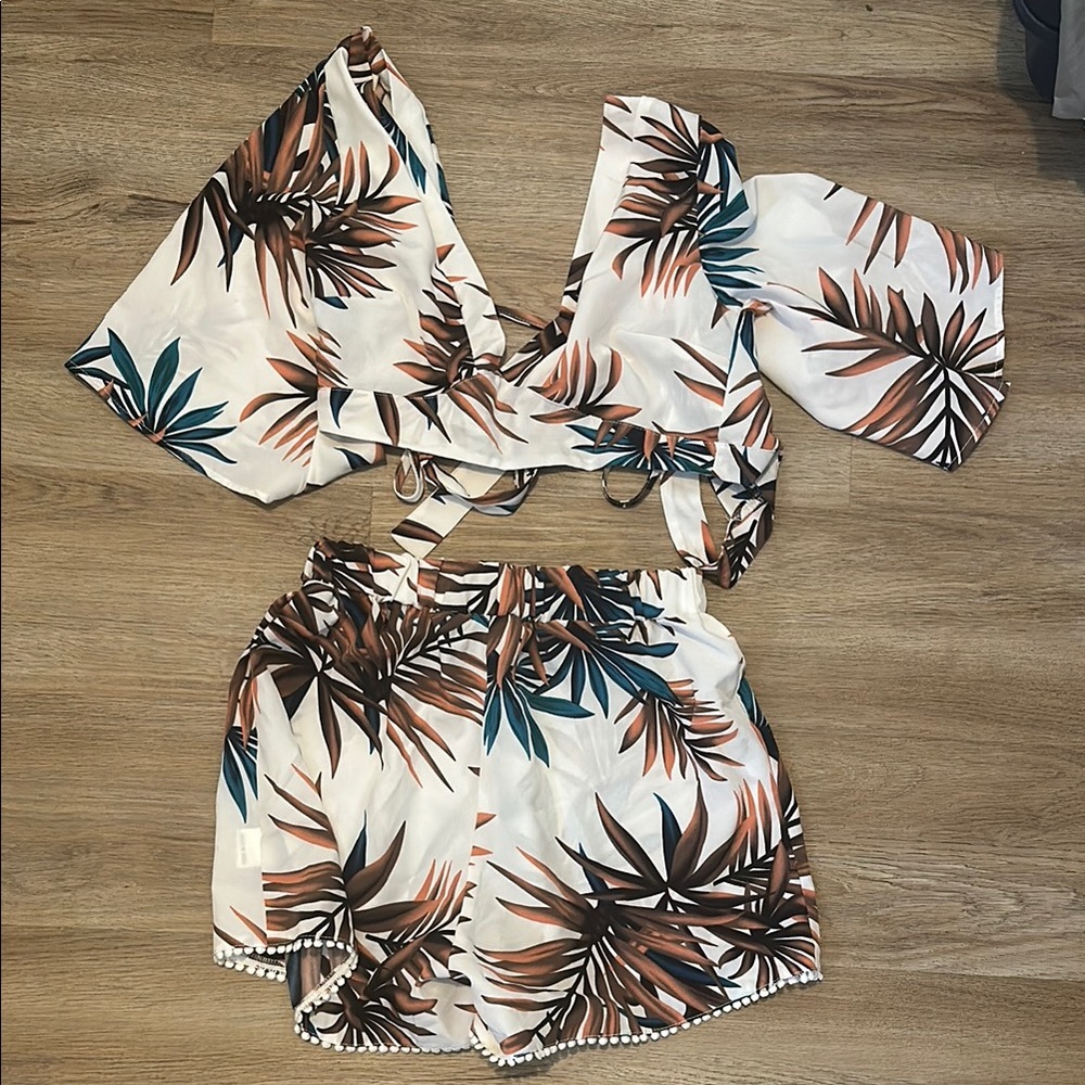 Cream White Crop Blouse with 3/4 Sleeves and Tie Front